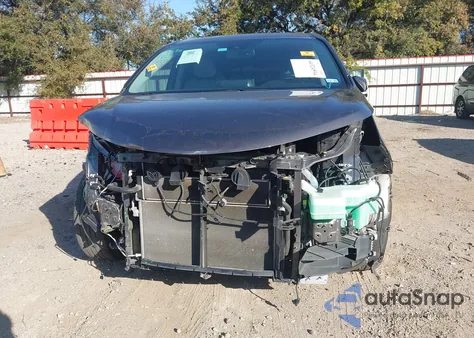 2022 Toyota Sienna Xle z USA, uszkodzony, nr VIN 5TDYRKEC5NS099135